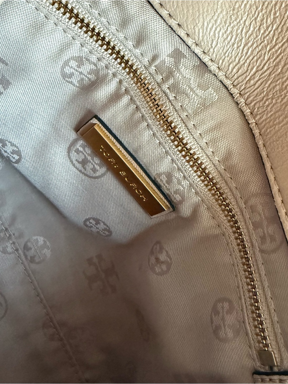 Tory Burch Taupe Quilted Leather Crossbody Bag with Gold Chain - Picture 5 of 6